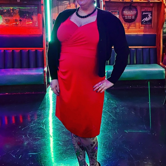 Belle Poque - Red Vintage Ruched Sleeveless Surplice V-Neck Pencil Dress - Picture 4 of 4